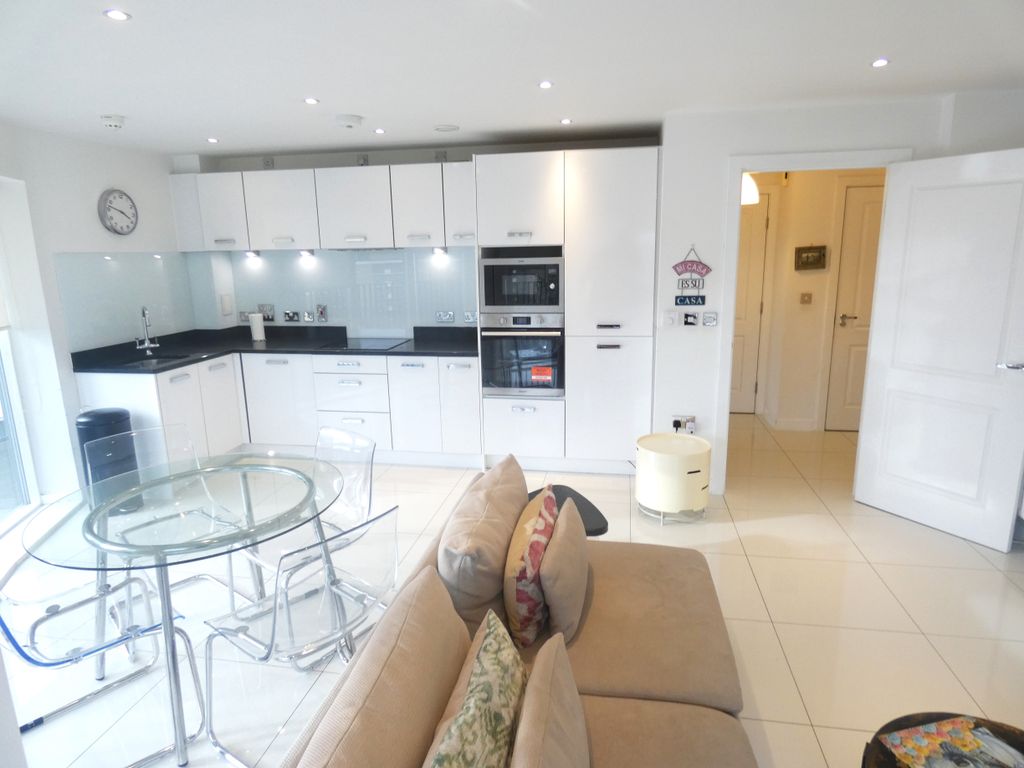 Property photo 3 of 34