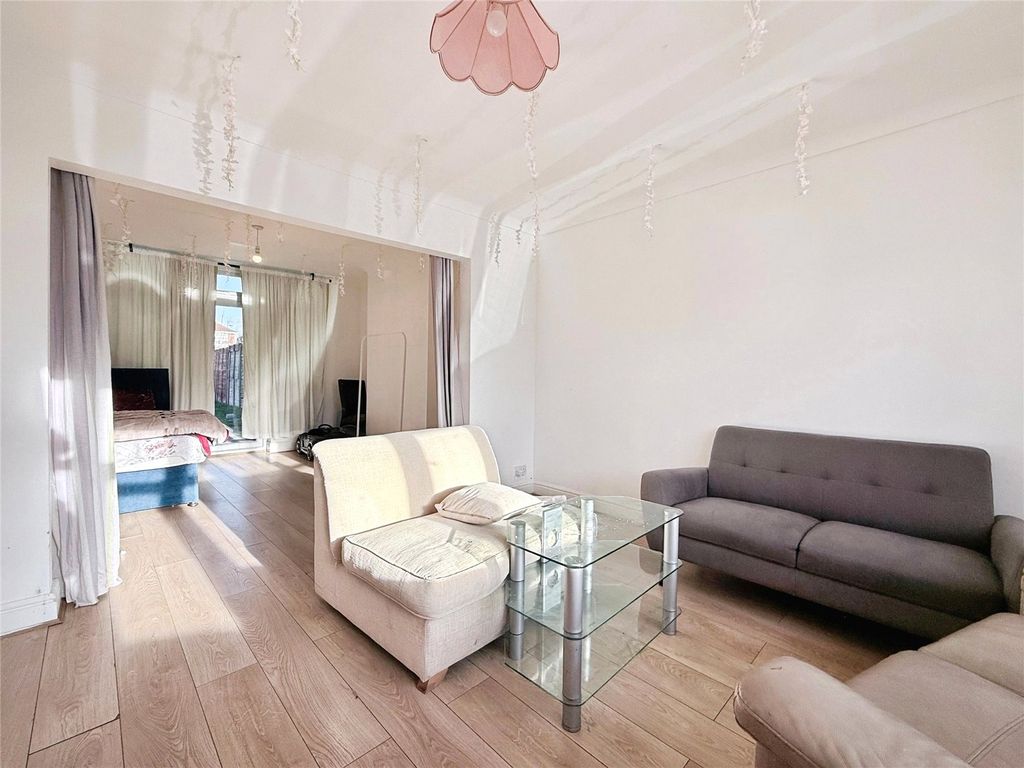 Property photo 3 of 10 Picture No. 02