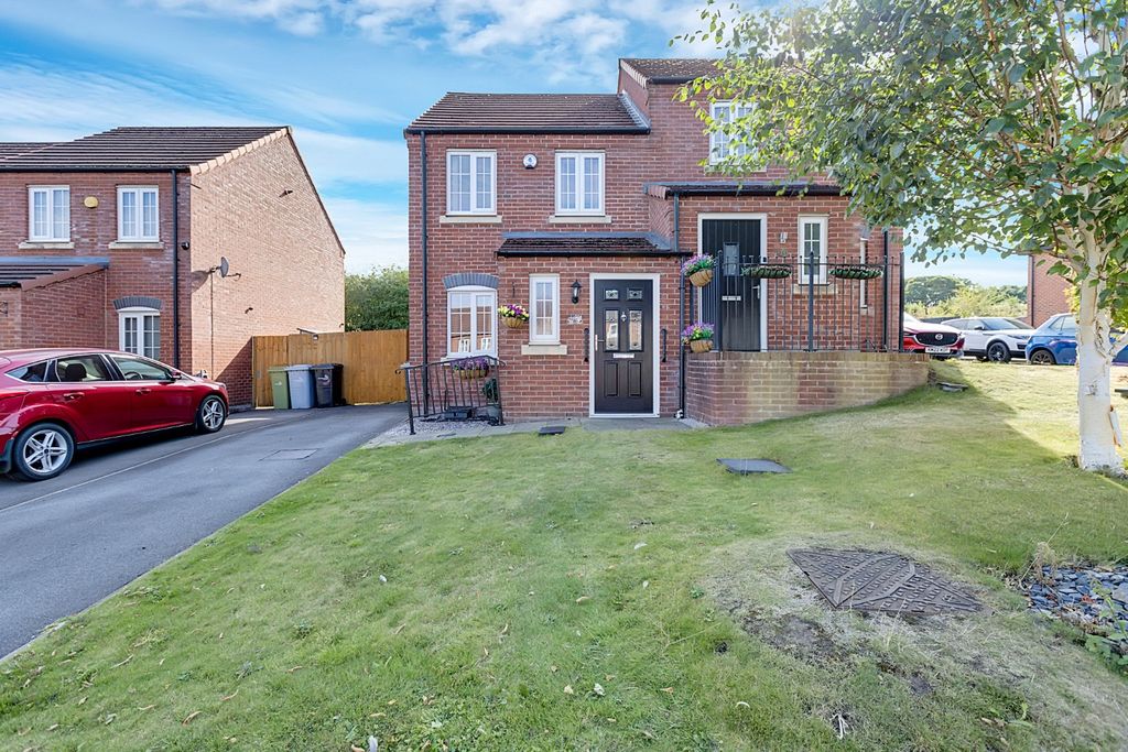 Property photo 1 of 13 4469020