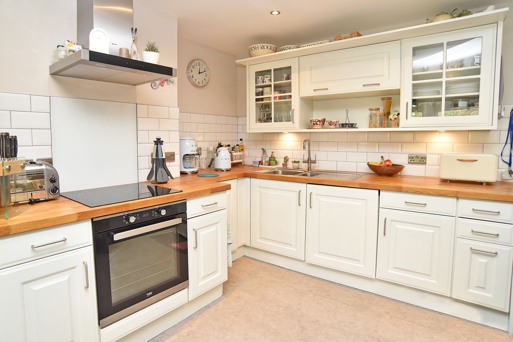 Property photo 3 of 19