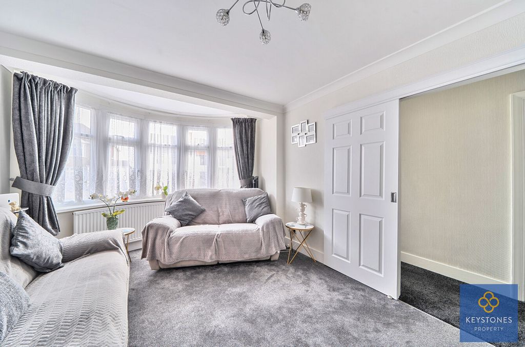 Property photo 3 of 25