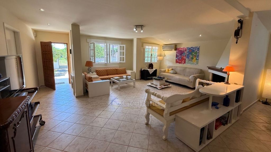 Property photo 1 of 25