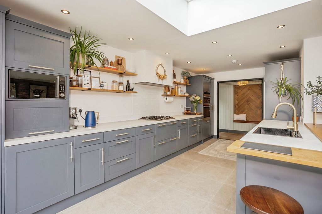 Property photo 2 of 39 Photo