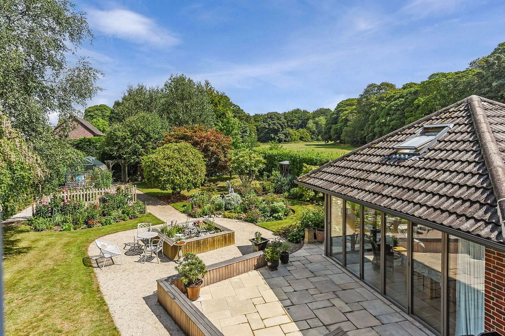 Property photo 1 of 29