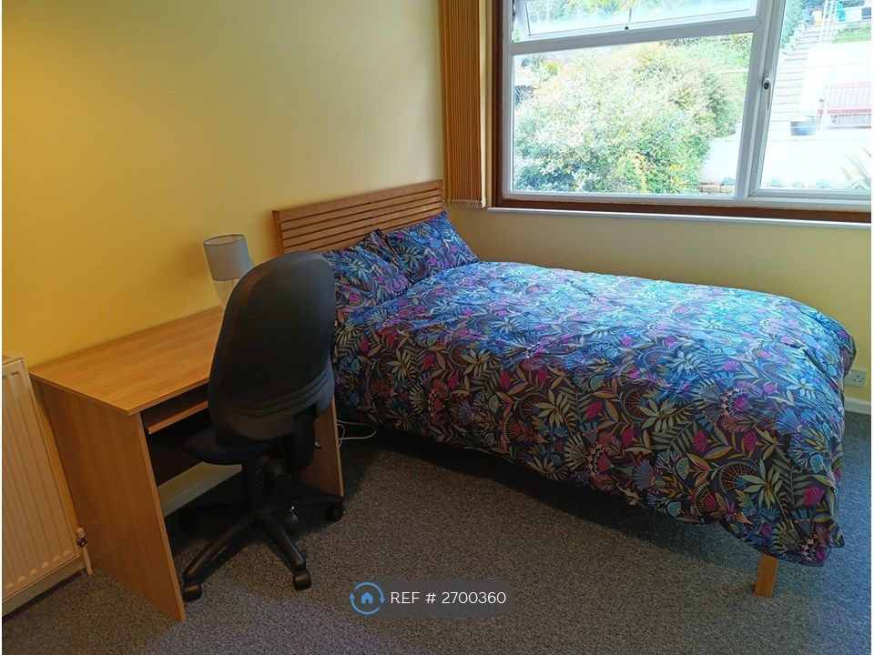 Property photo 2 of 9 Bedroom