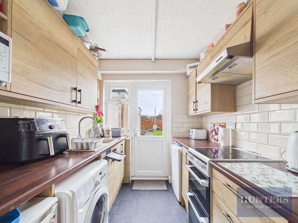 Property photo 3 of 14 Kitchen