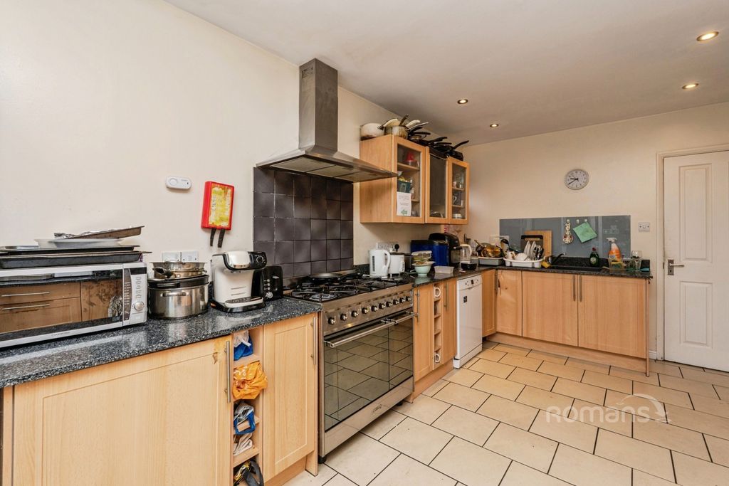 Property photo 3 of 8 Pbox-Img.Jpg