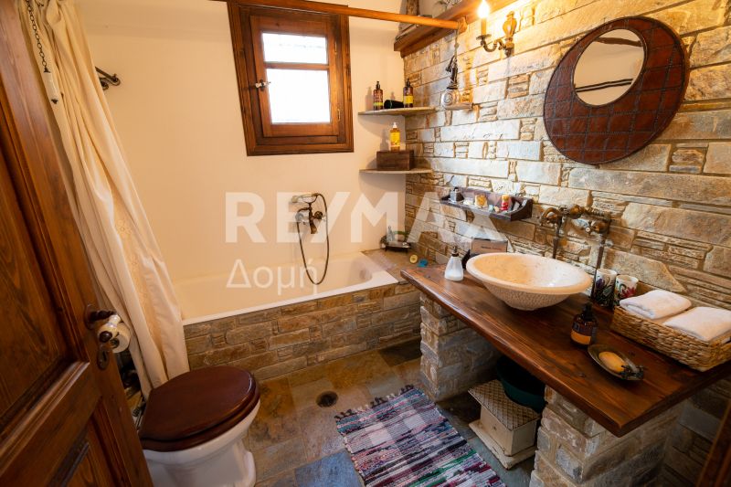 Property photo 2 of 28