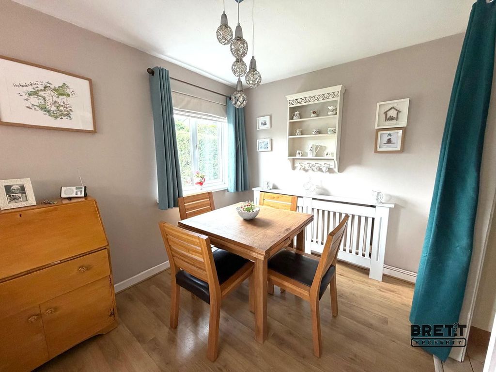 Property photo 3 of 10 Dining Room