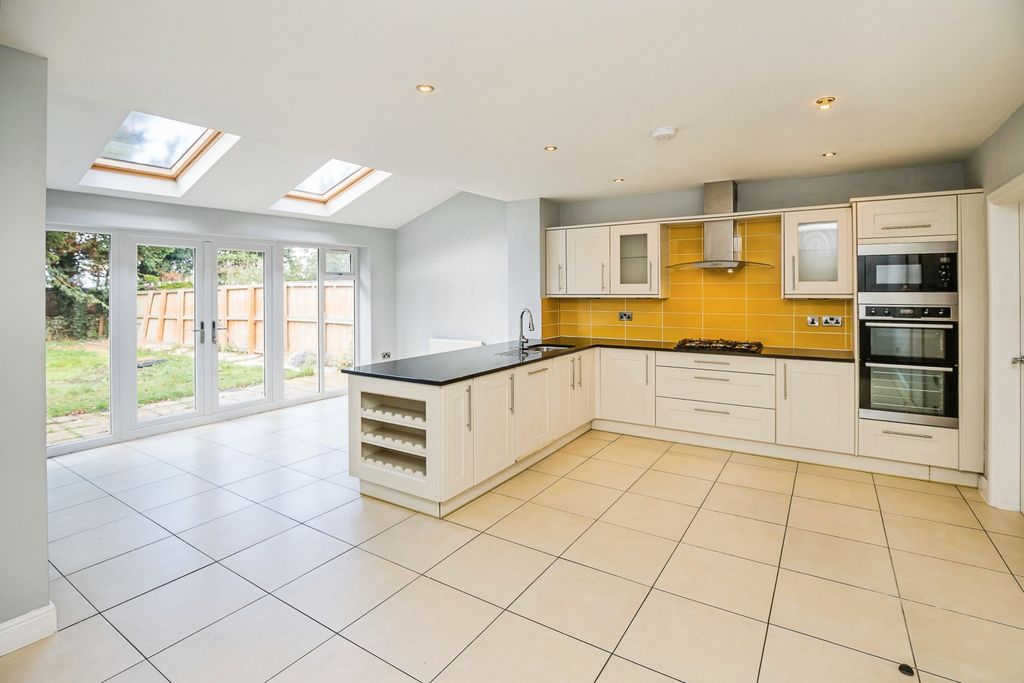 Property photo 3 of 15