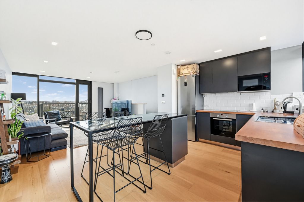 Property photo 3 of 9