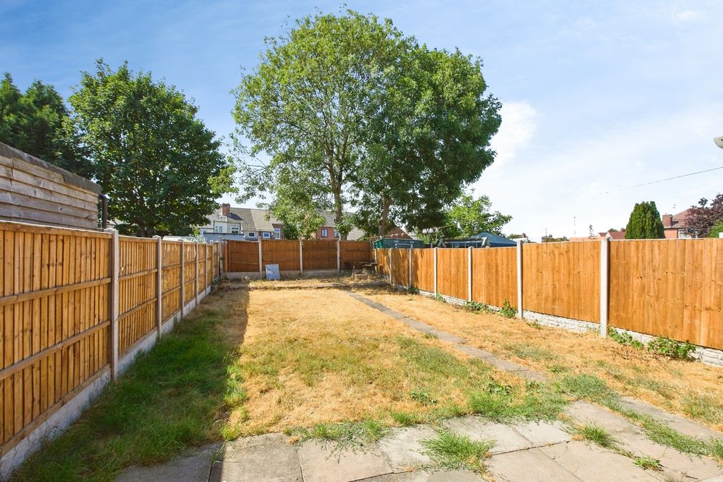 Property photo 2 of 16 Garden