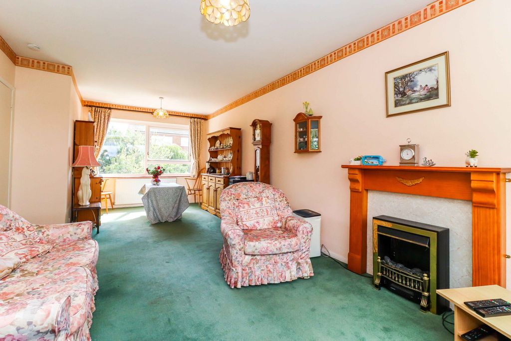 Property photo 3 of 12