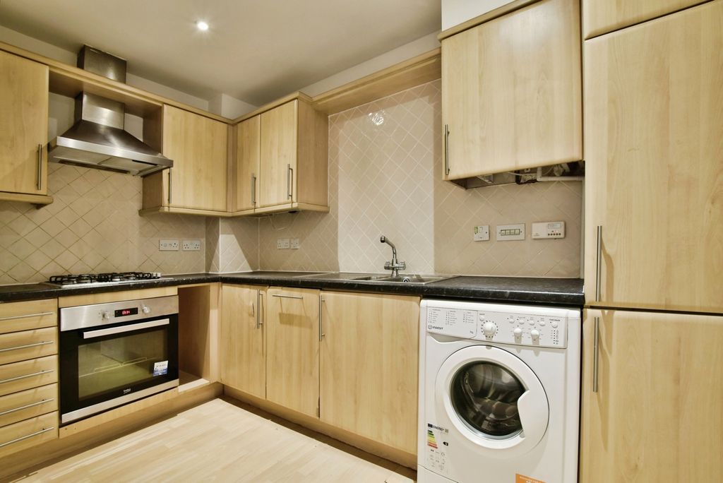 Property photo 3 of 14 Pbox-Img.Jpg