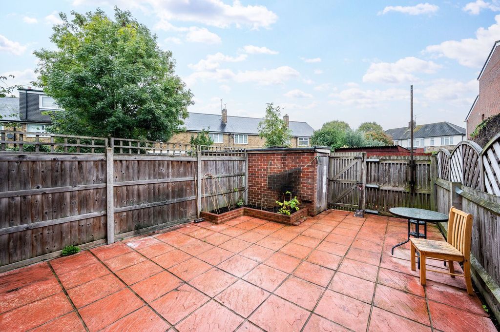 Property photo 3 of 12