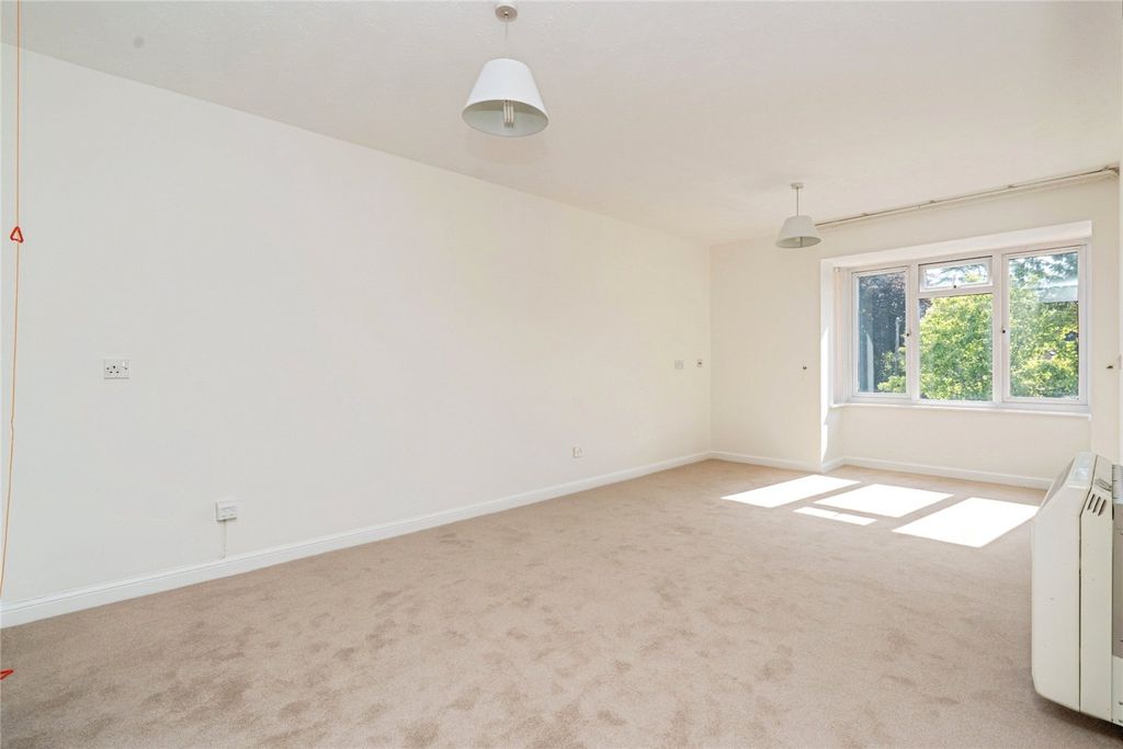 Property photo 2 of 12 Picture No. 20