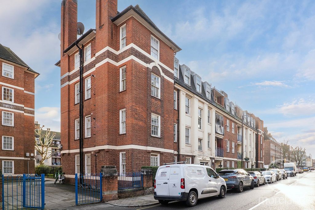 Property photo 2 of 16 4049462