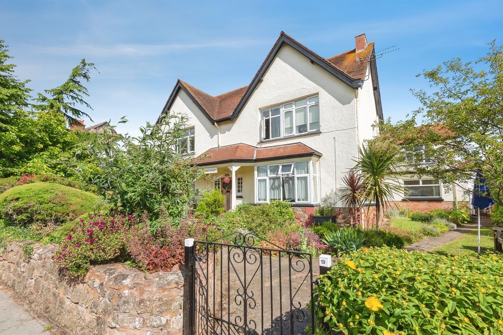 Property photo 1 of 17