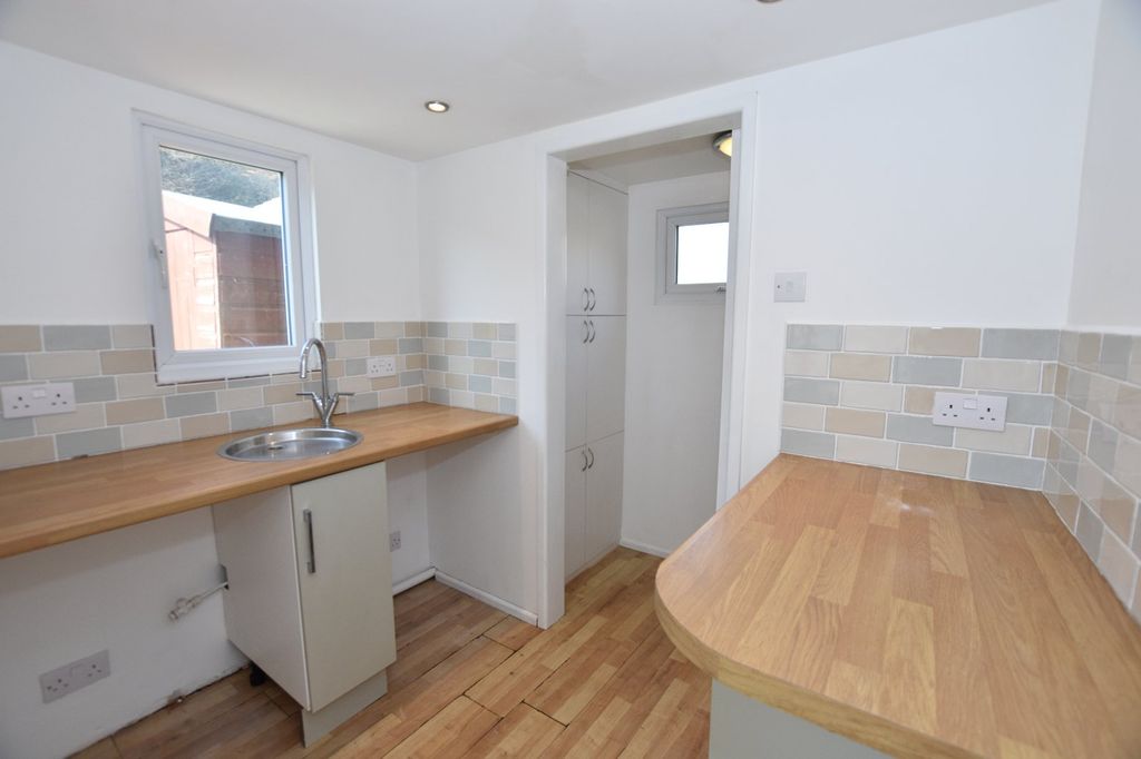 Property photo 2 of 15 Utility Room/Wc