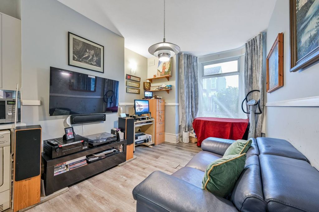 Property photo 2 of 13