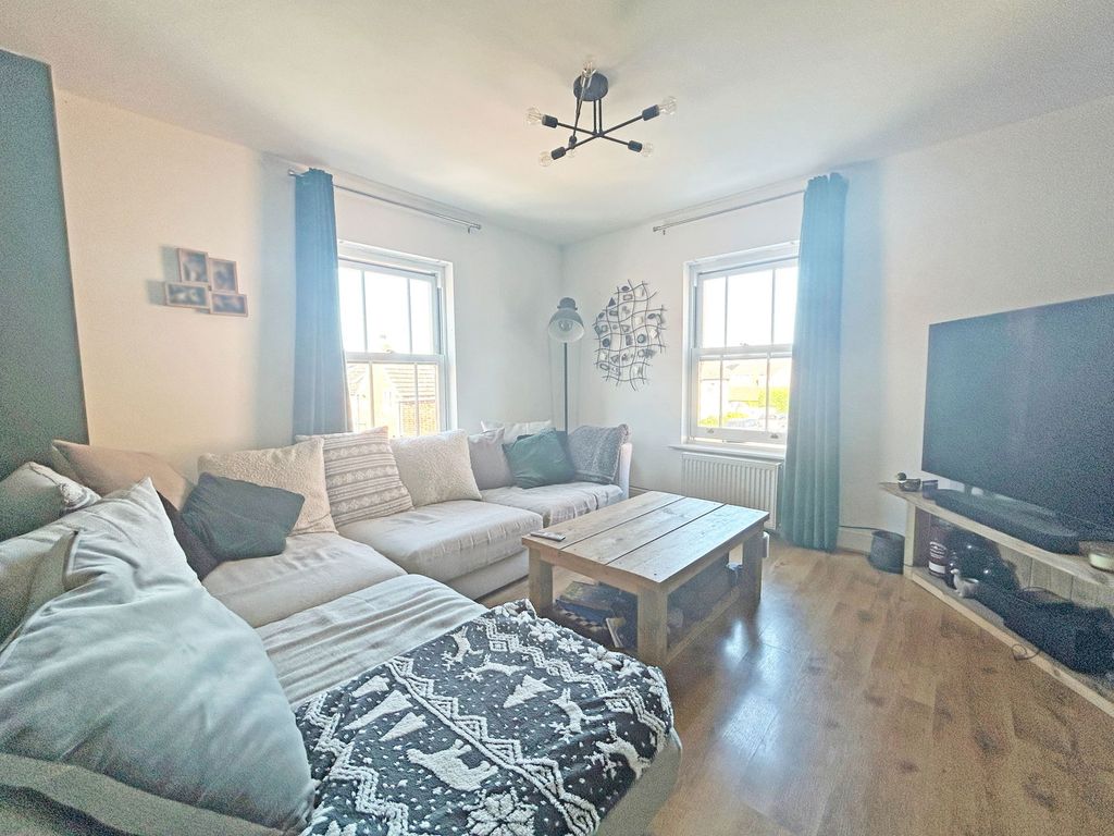 Property photo 2 of 11