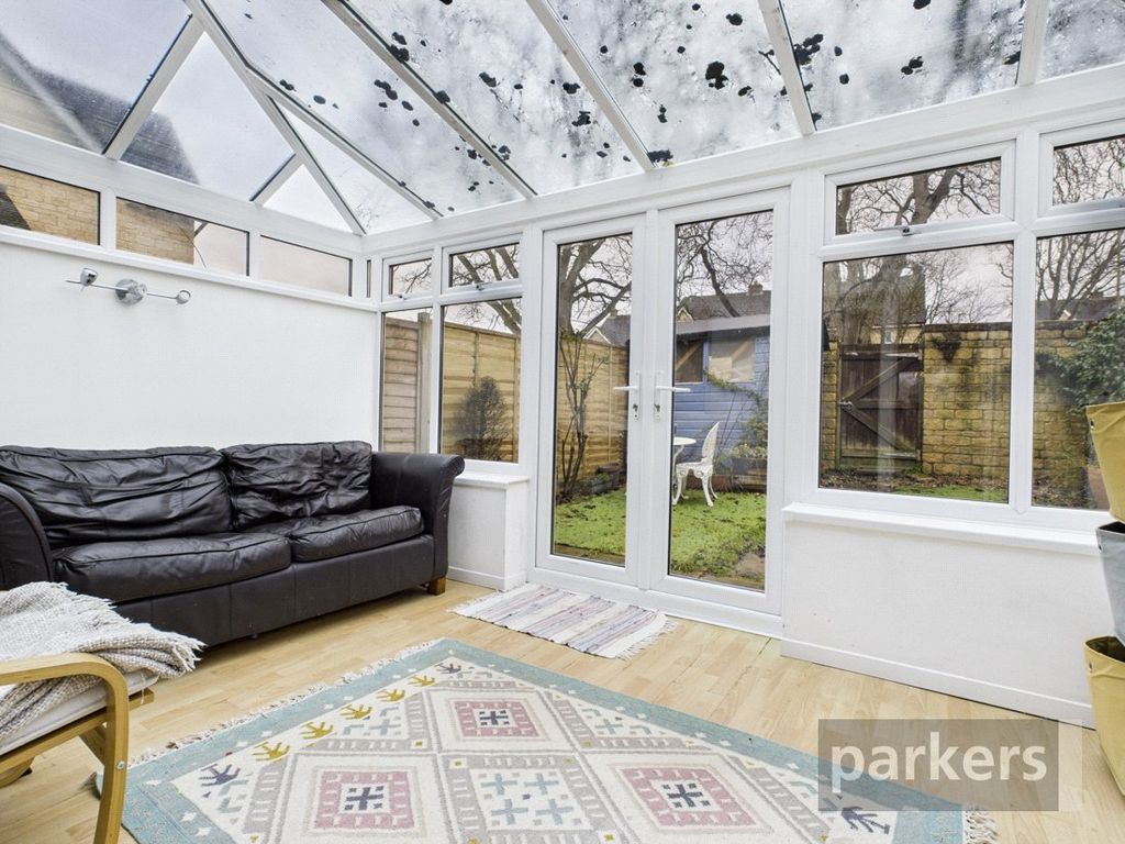 Property photo 3 of 28 Conservatory