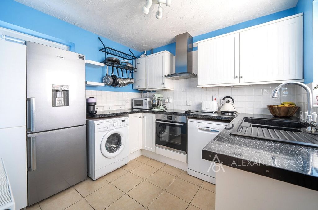 Property photo 3 of 19 Picture No. 17