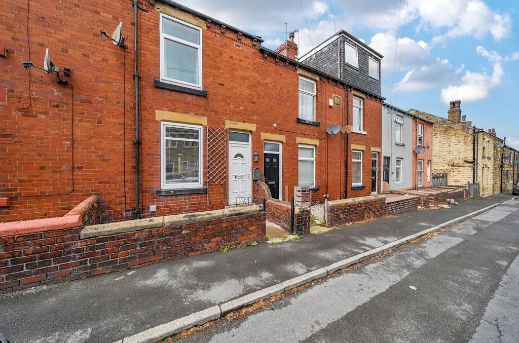 Property photo 1 of 11 1501384-01-6A7476...