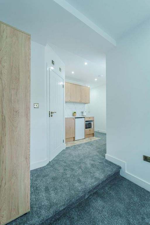 Property photo 3 of 12 R3 5