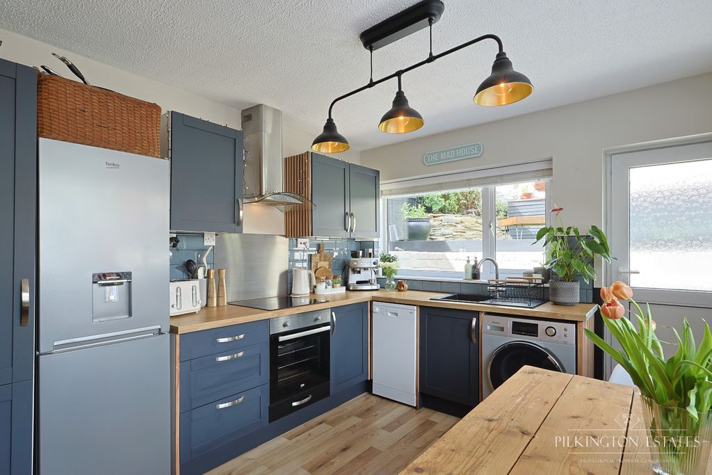 Property photo 3 of 19 5093633