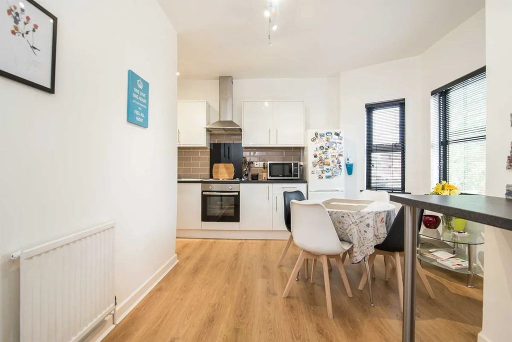 Property photo 1 of 6 Century House, Cardinal Way, Harrow, Middlesex Ha3