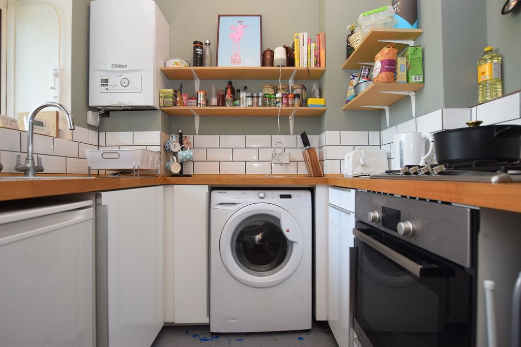 Property photo 3 of 4 Kitchen
