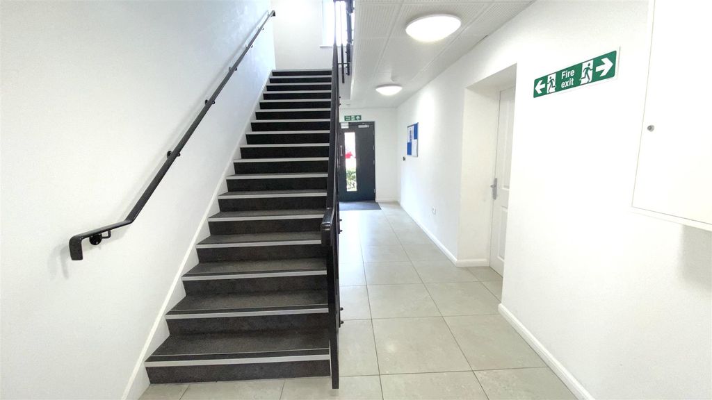 Additional image 6 of 2 bed flat for saleCastleridge Drive, Greenhithe DA9