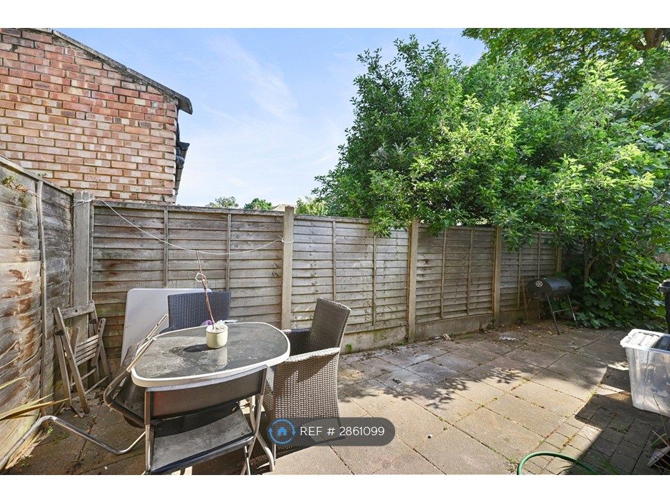 Property photo 3 of 5 Garden