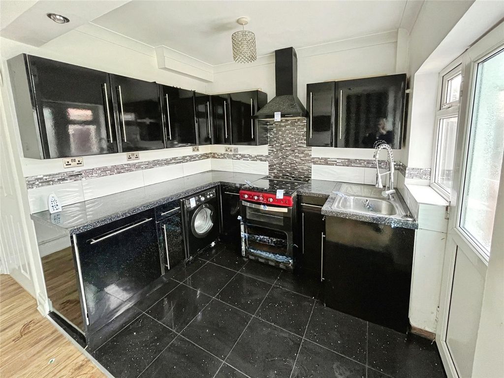 Property photo 3 of 14 Picture No. 16