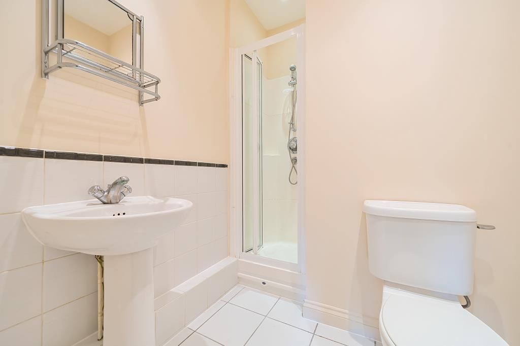 Property photo 3 of 13 Bathroom