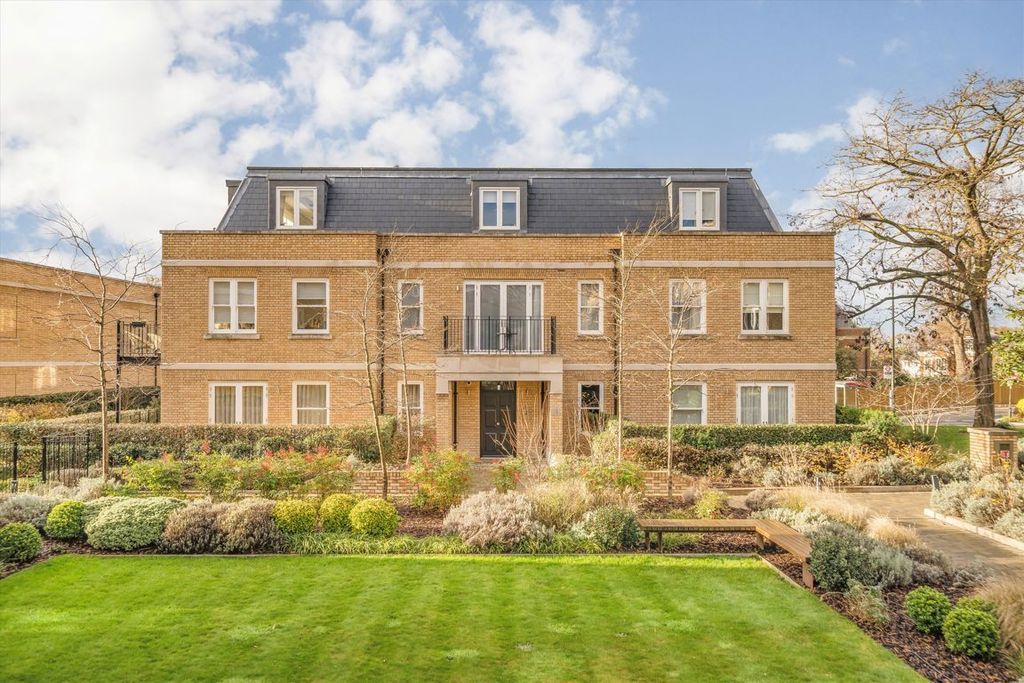 Property photo 1 of 8