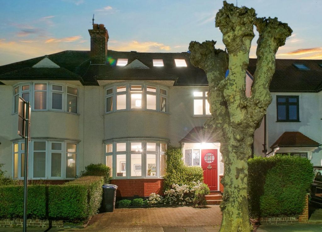 Property photo 1 of 18 Dollis Hill Avenue Twilight