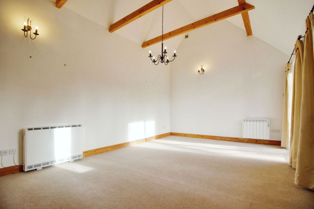 Property photo 3 of 21
