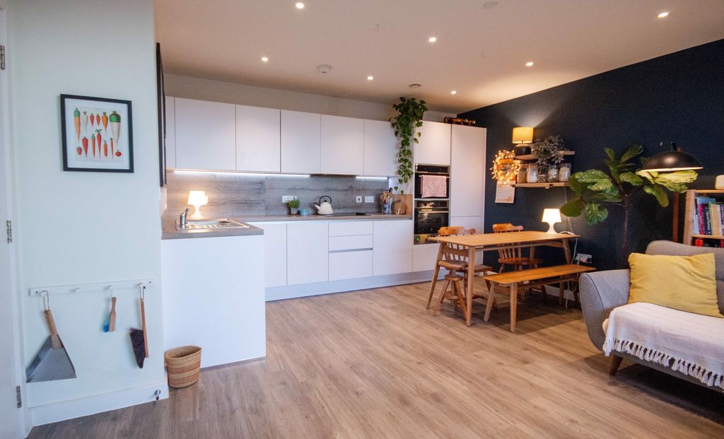 Property photo 1 of 12 Open Plan Kitchen
