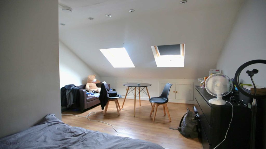 Property photo 1 of 5