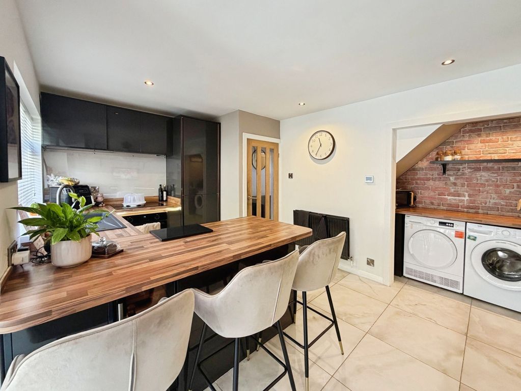 Property photo 2 of 41