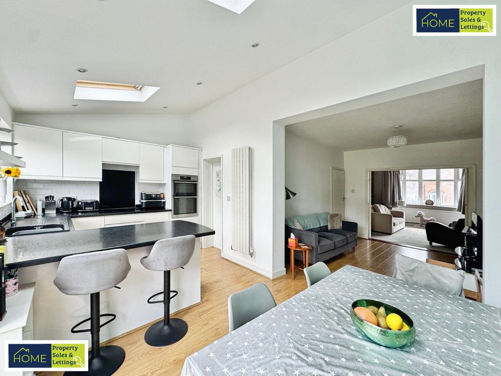Property photo 2 of 25 14 Deancourt Road, Leicester, Le2 6Gh
