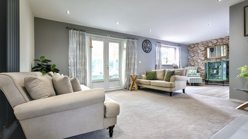 Property photo 2 of 19 Img_8714