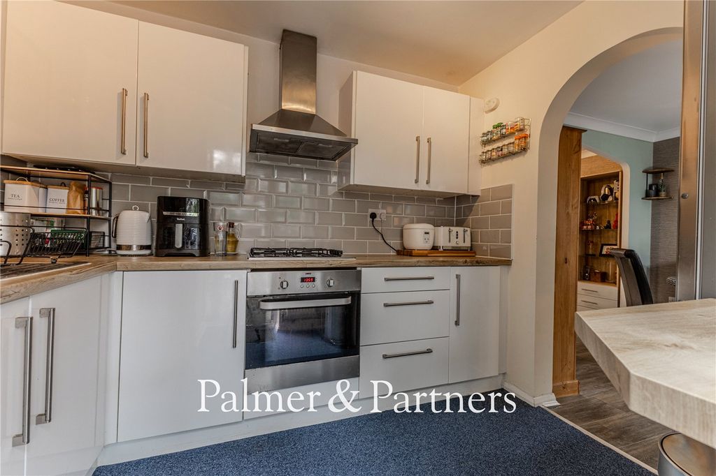 Property photo 2 of 30 Picture No. 04