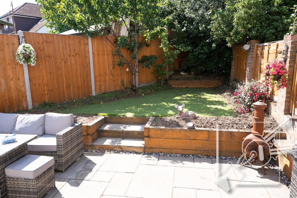 Property photo 2 of 32 Rear Garden