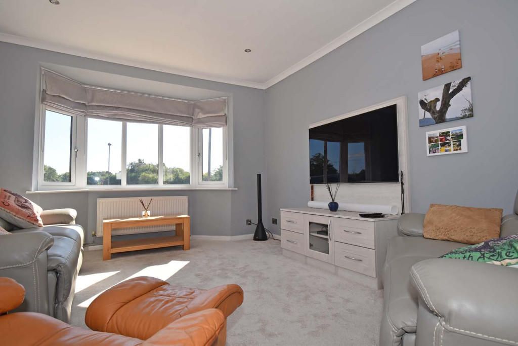 Property photo 2 of 12 Photo 02