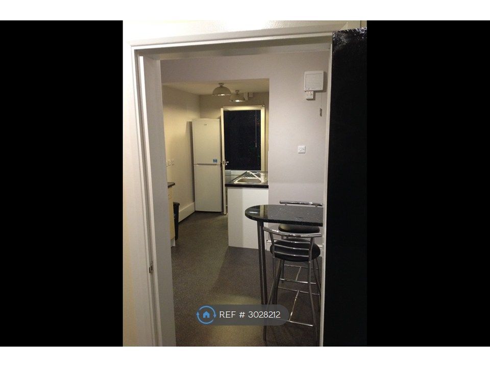 Property photo 1 of 19 Breakfast Kitchen