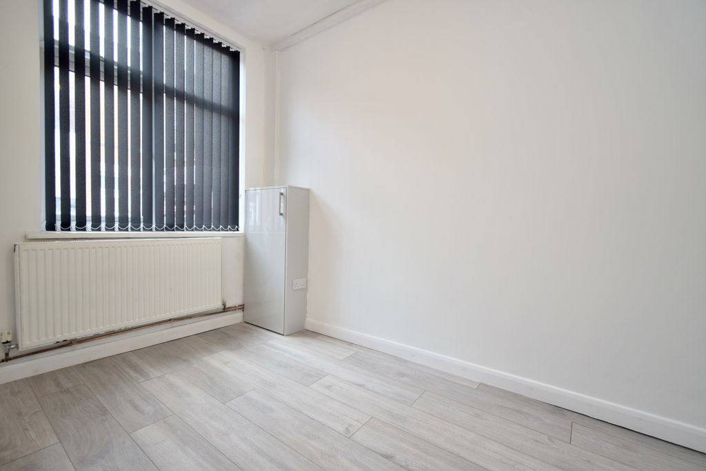 Property photo 2 of 9 Gallery