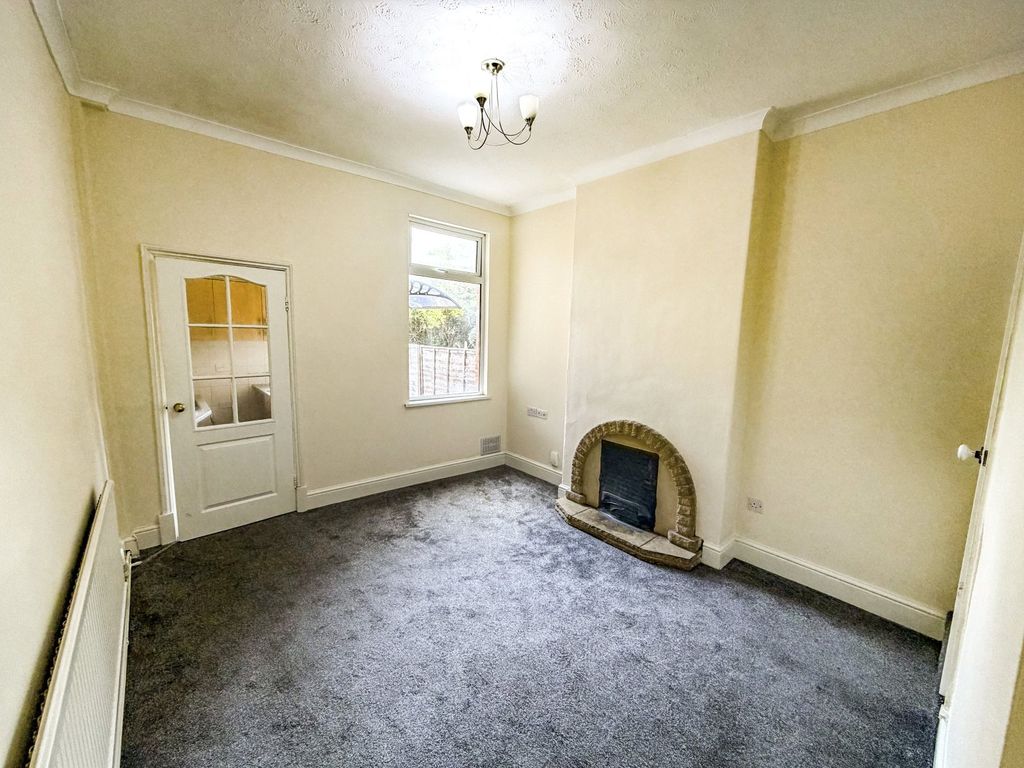 Property photo 3 of 14 Dining Room